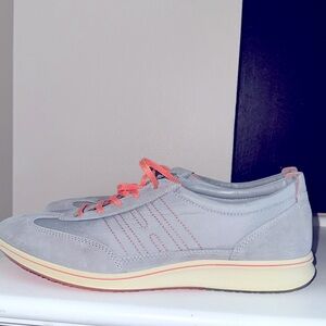 Ecco Jogga Wild Dove Grey / Orange Women EU 41

US 10
